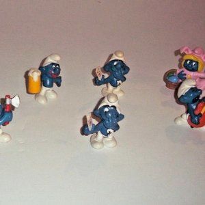 LOT OF 7 SMURFS VINTAGE - 1970s and 1980s Toy Figures
